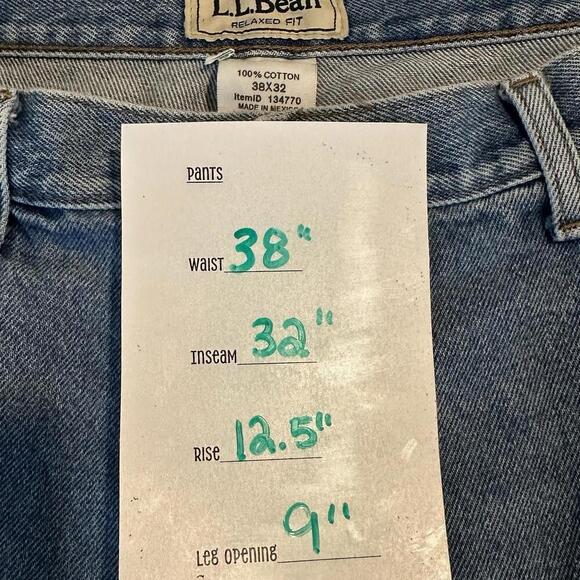 LL Bean  Relaxed Fit Medium Wash Denim Blue Jeans Men's 38x32 100% Cotton - Picture 6 of 6
